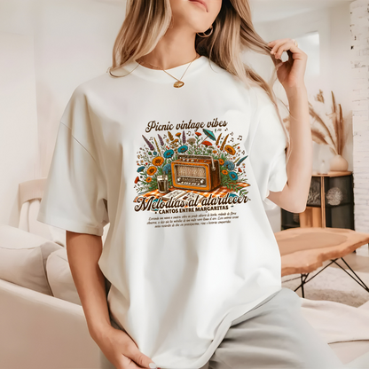 Camiseta manga corta unisex Vintage Picnic Vibes - Estilo Retro Nostálgico