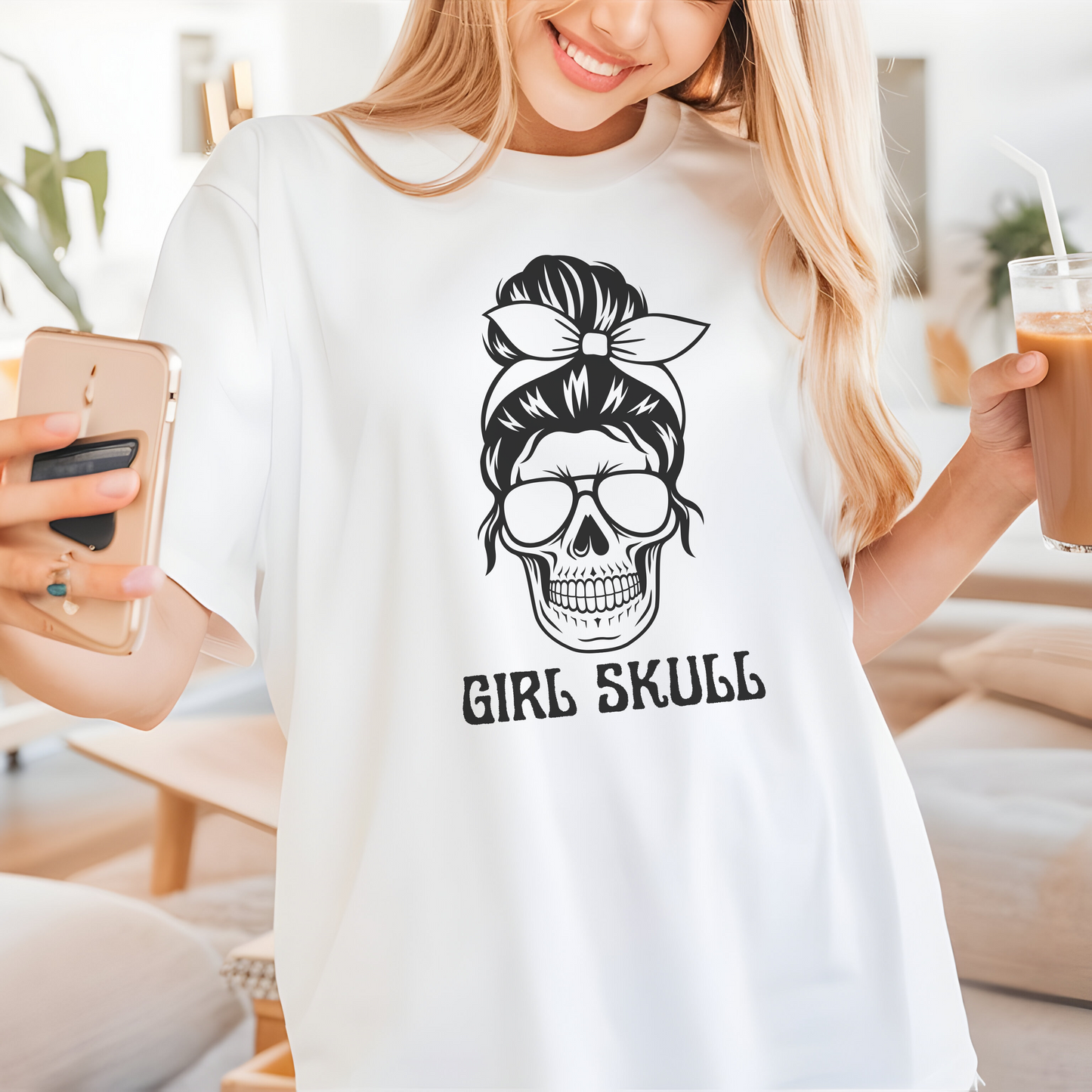 Camiseta manga corta blanca "Girl Skull – Skull with Mom Bun"