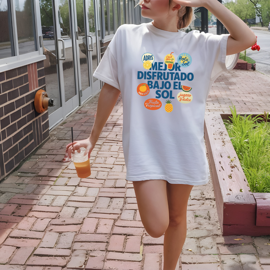 Camiseta blanca Oversized – Disfrutando Bajo el Sol